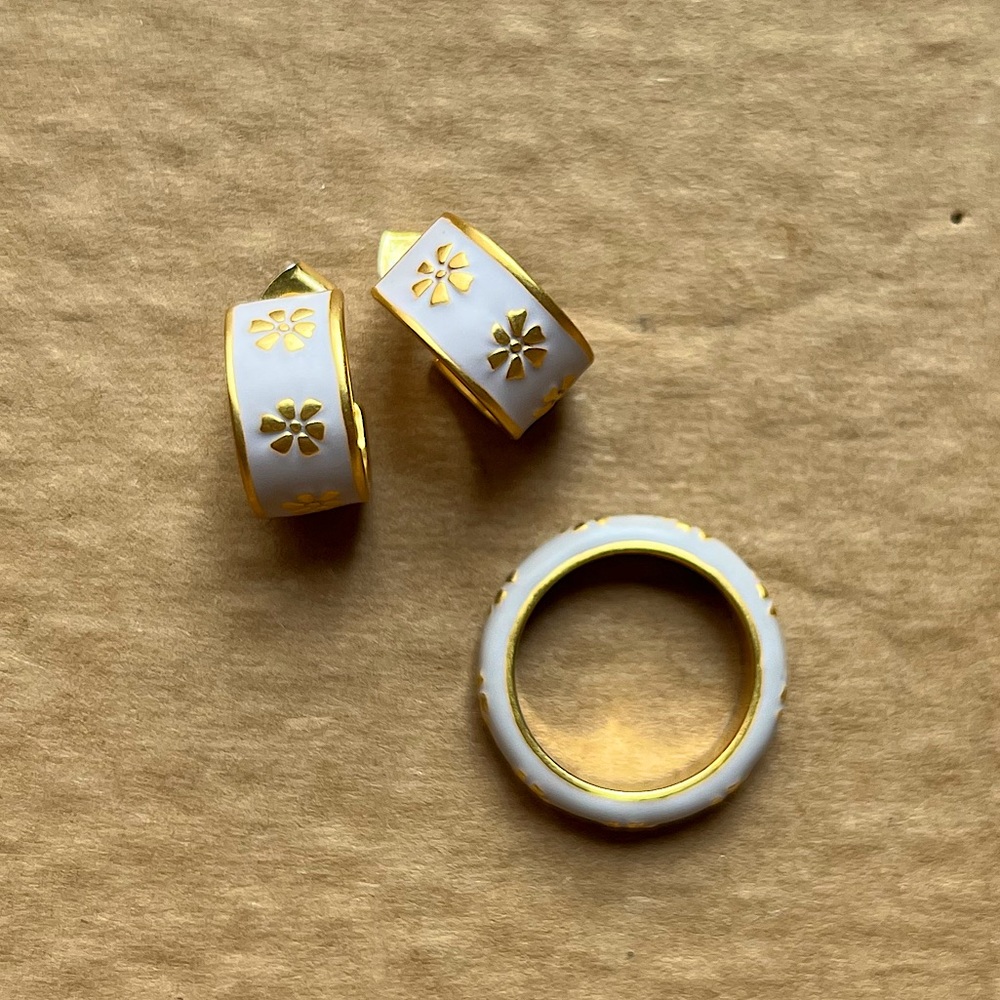 Retro daisy enamel jewelry set
